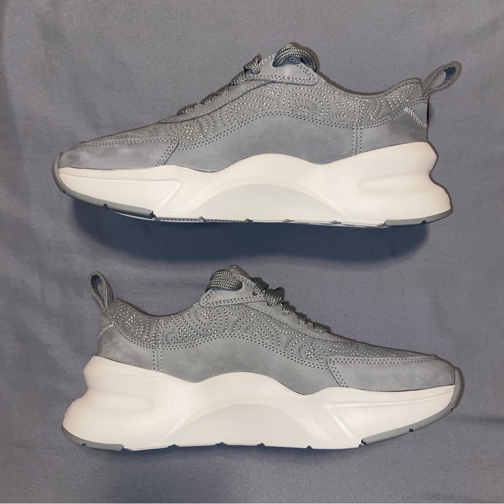 NEW UGG Women's LA Glide Logo Stitch Cobble Smoke Gray Sneakers Size 8 1125031